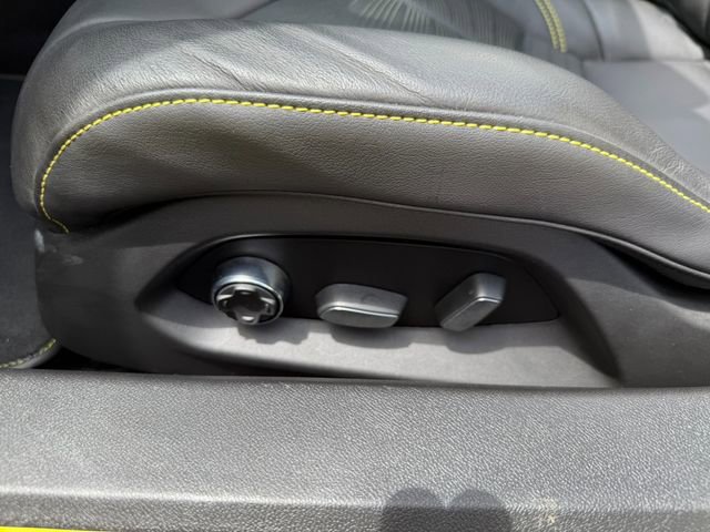 Used 2021 Chevrolet Corvette Stingray w/ Z51 Performance Package image 22