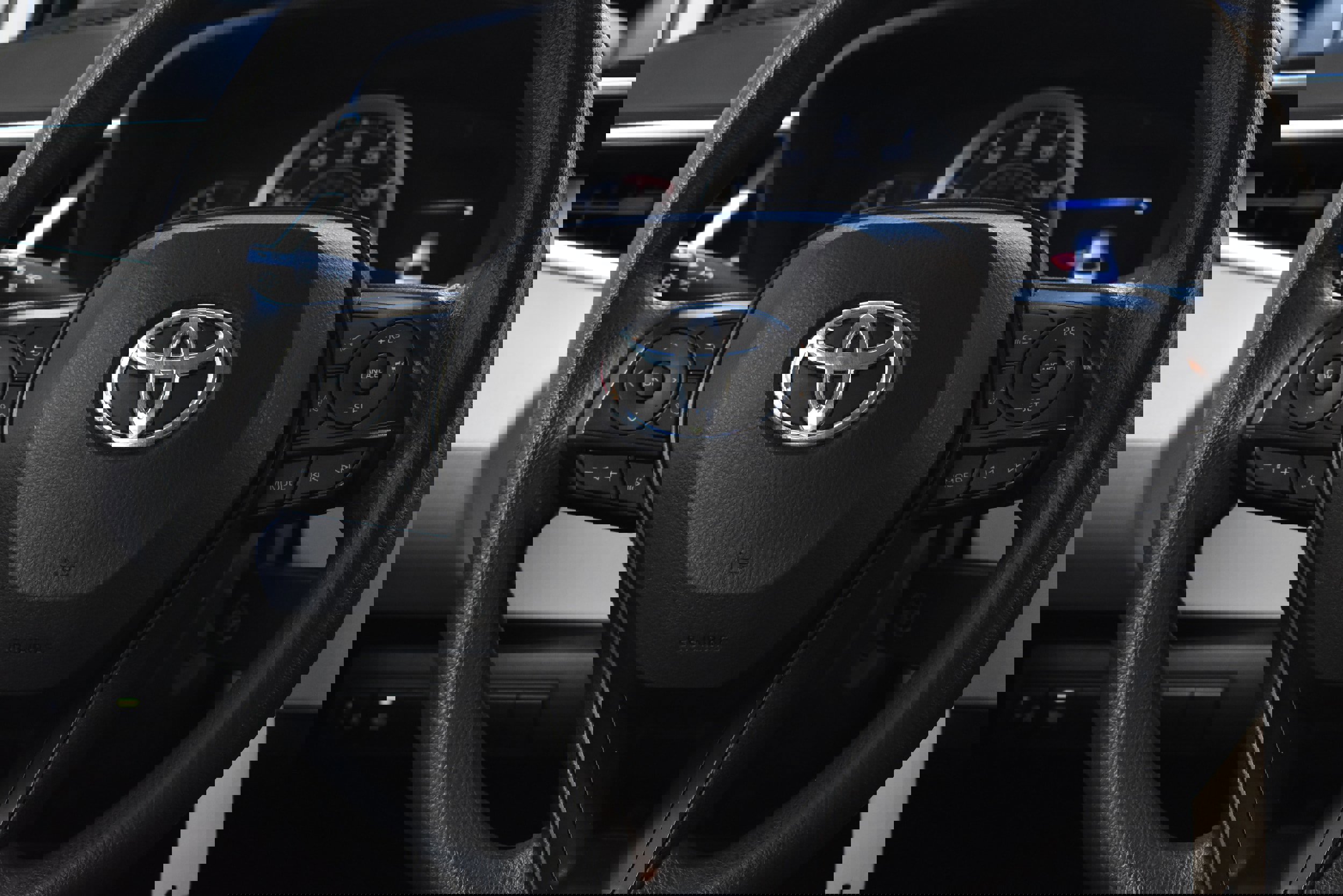 Used 2022 Toyota Corolla LE image 32