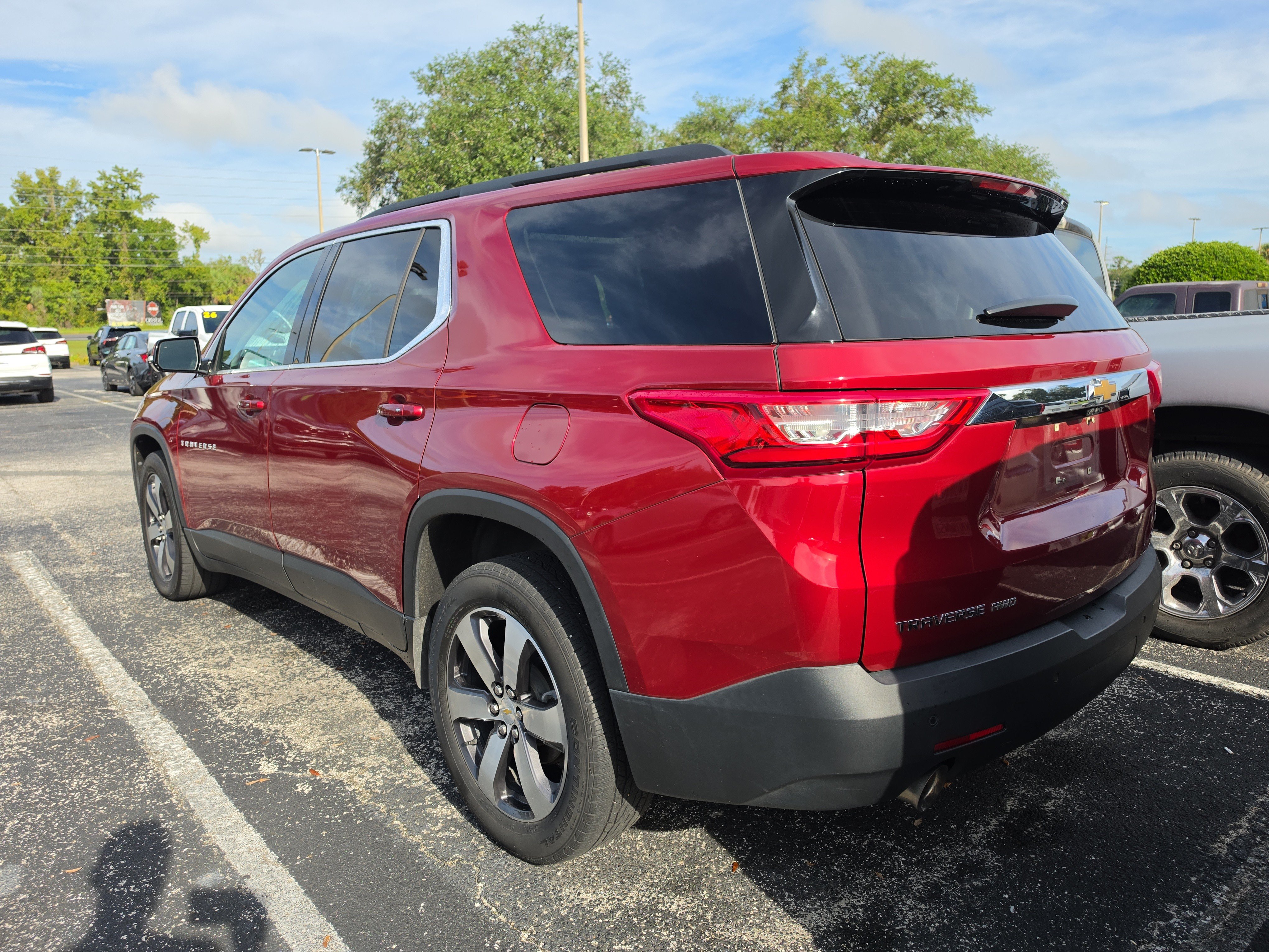 Used 2020 Chevrolet Traverse LT w/ LT Premium Package AWD/4WD image 5