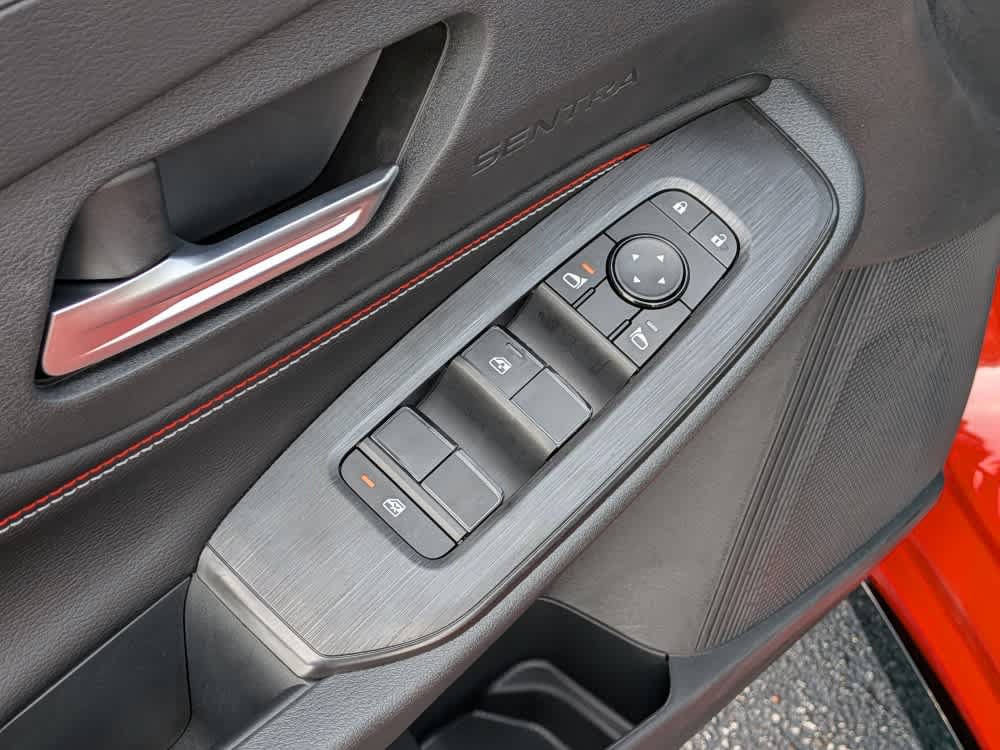 New 2026 Nissan Sentra SR FWD image 10