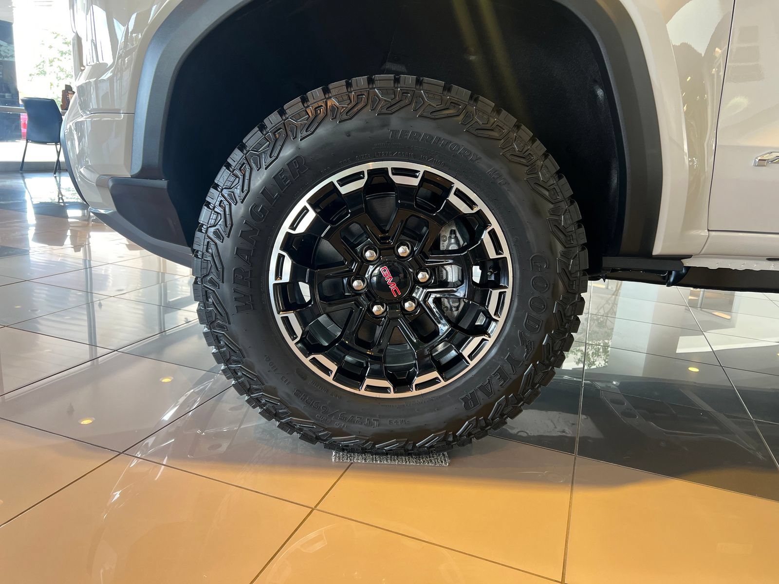 New 2026 GMC Canyon AT4 w/ Technology Plus Package AWD/4WD image 26