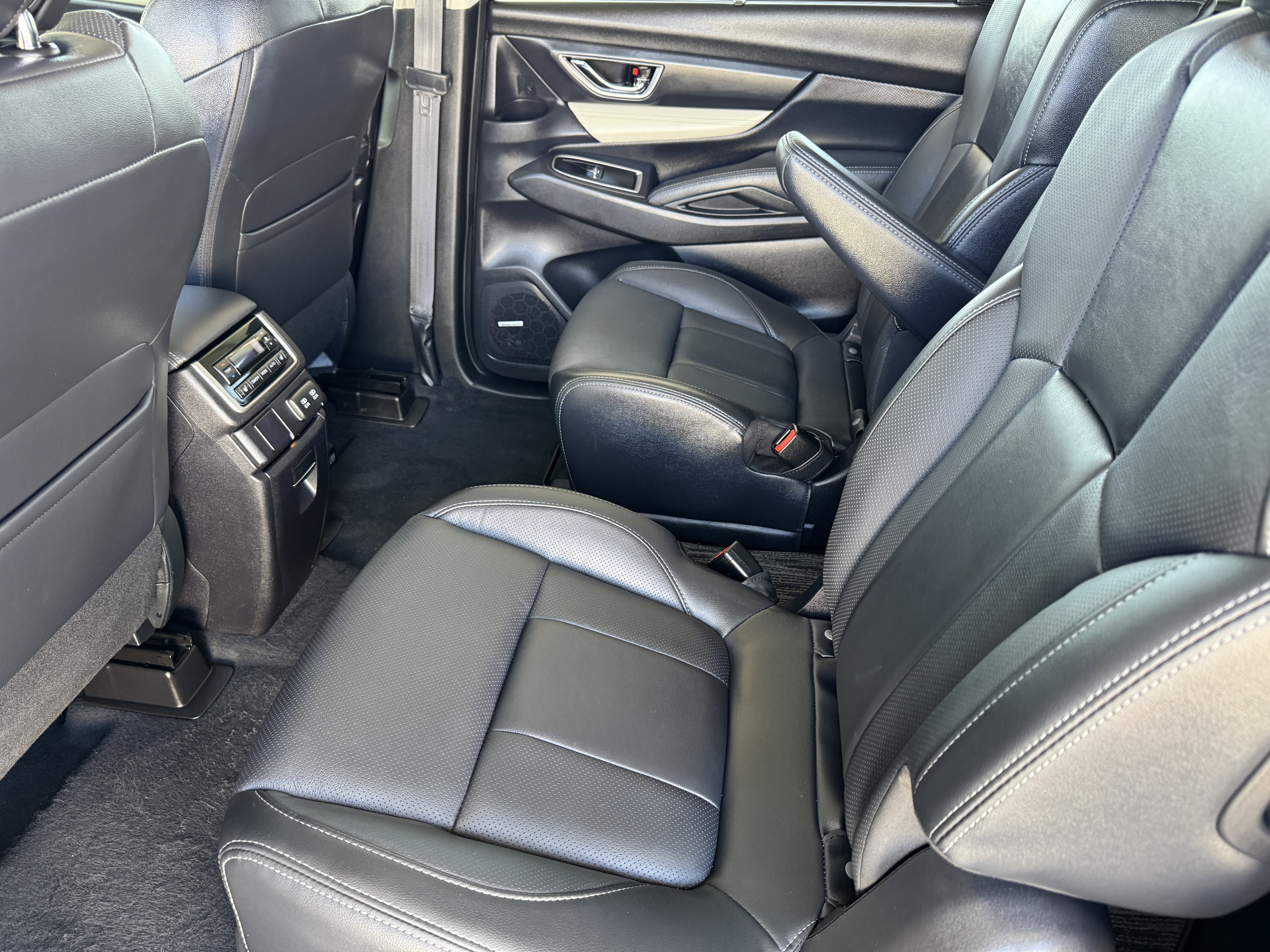 Used 2022 Subaru Ascent Limited w/ Technology Package image 15