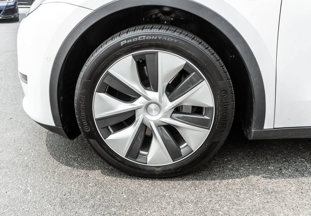 Used 2020 Tesla Model Y Long Range AWD/4WD image 27