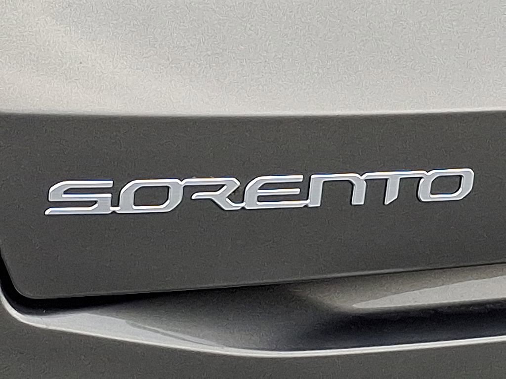 Certified 2025 Kia Sorento EX image 33