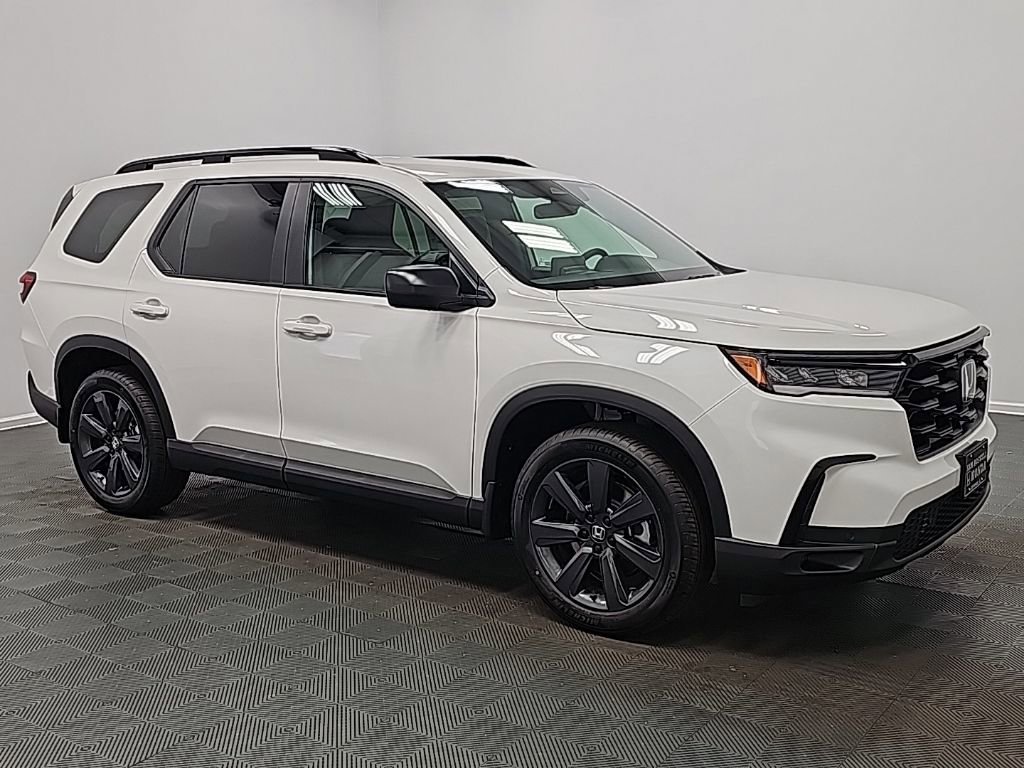 New 2025 Honda Pilot Sport image 2