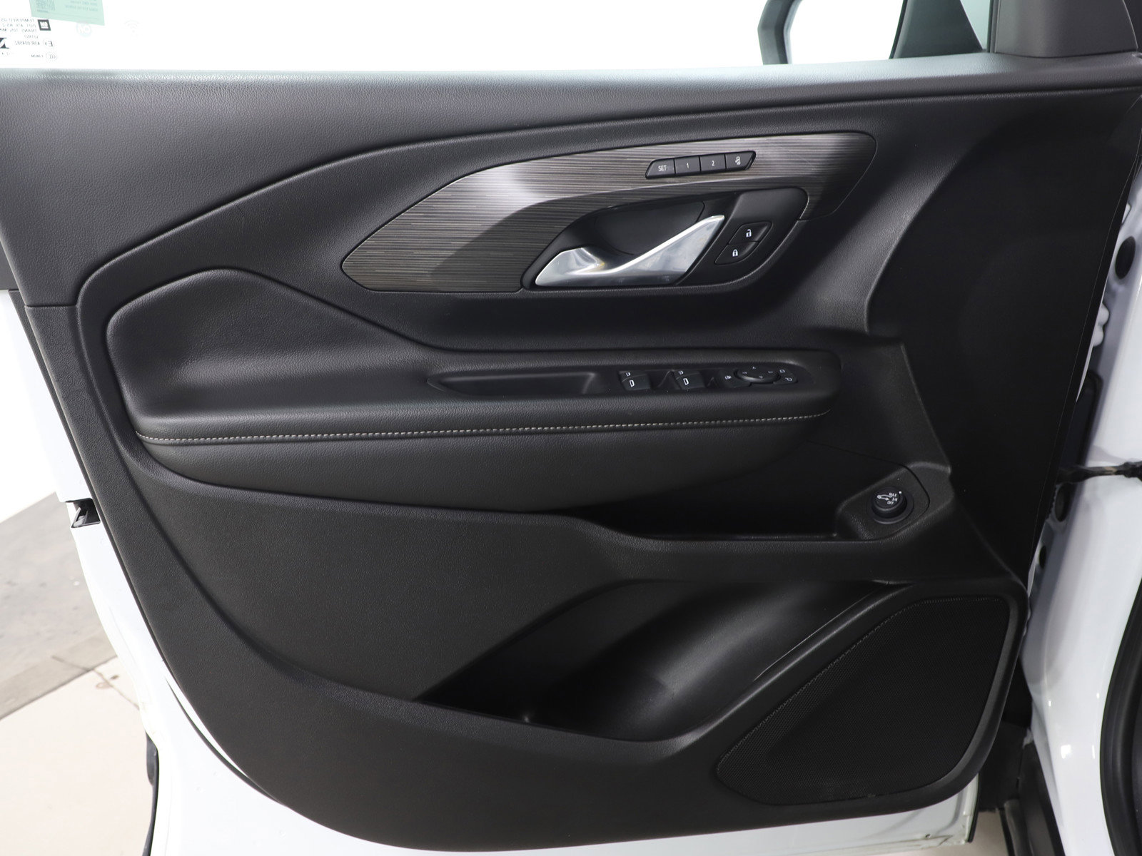 Used 2024 GMC Terrain SLT image 21