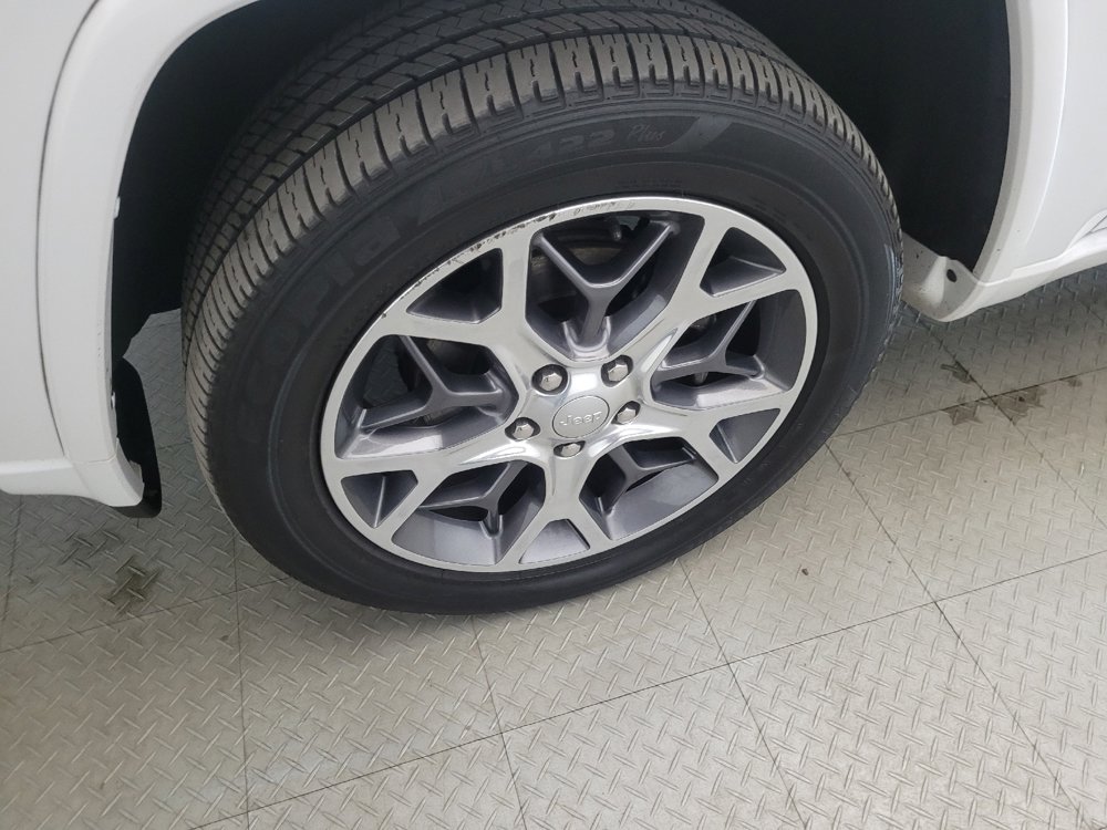 Used 2019 Jeep Grand Cherokee Overland image 31