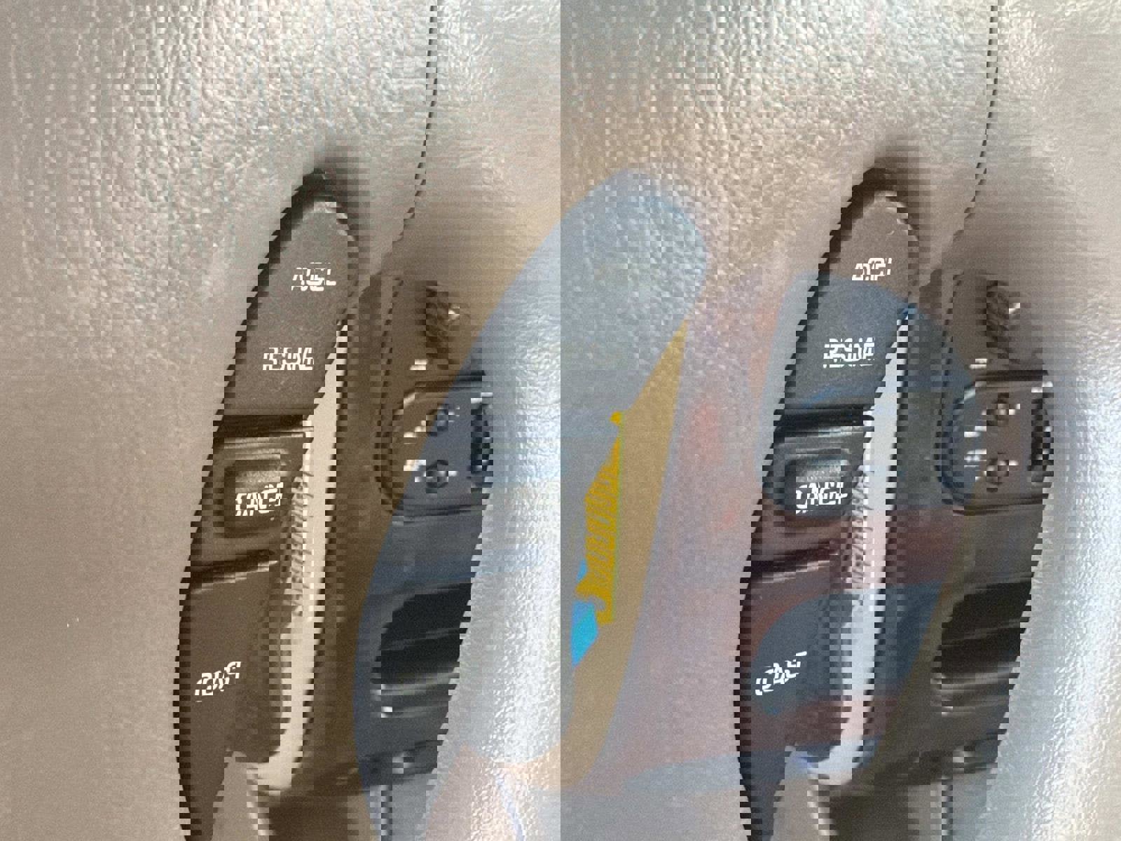 Used 2000 Chrysler Concorde LX image 7