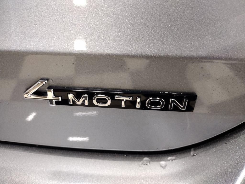 Used 2025 Volkswagen Taos SE image 14