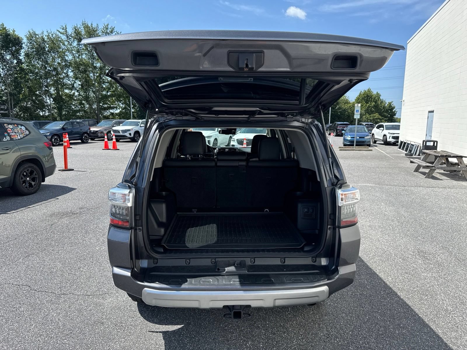 Used 2020 Toyota 4Runner TRD Off-Road Premium AWD/4WD image 10
