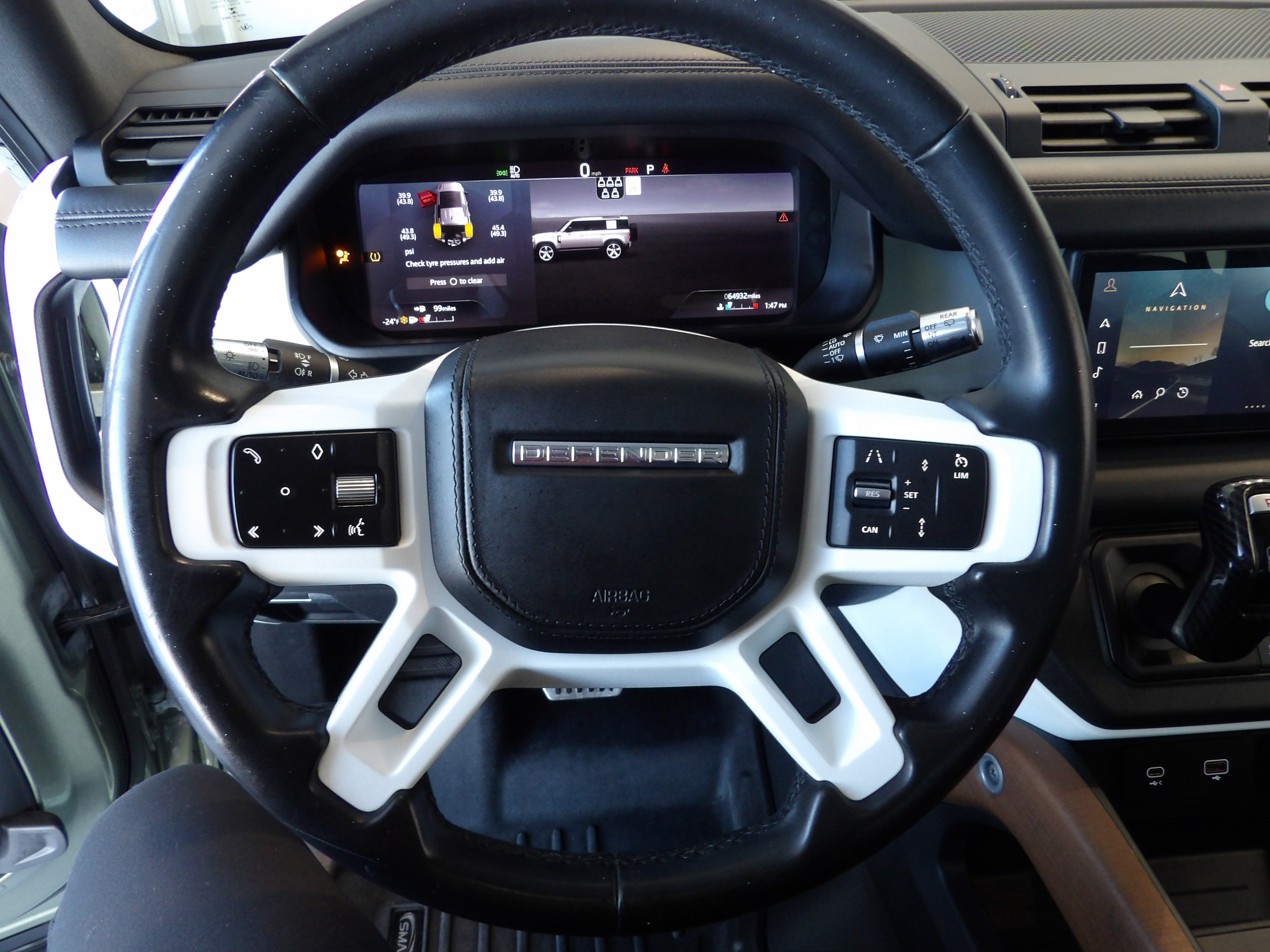 Used 2020 Land Rover Defender 110 HSE AWD/4WD image 10