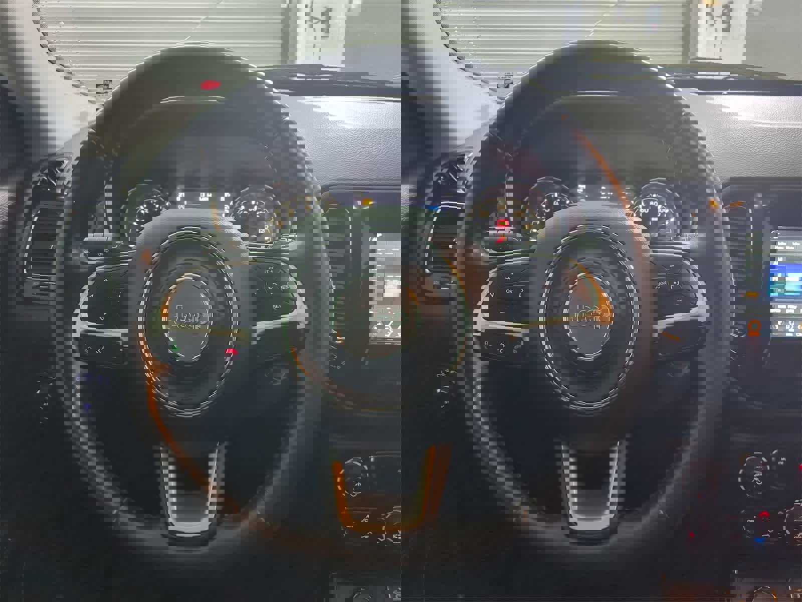 Used 2018 Jeep Compass Latitude w/ Popular Equipment Group image 23