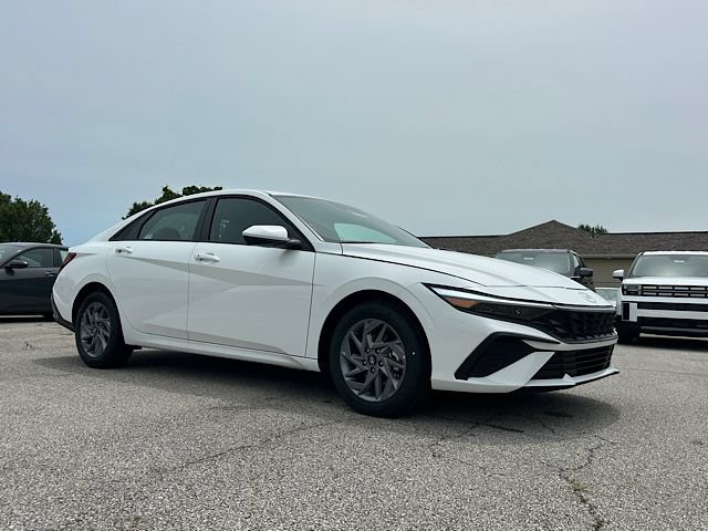 New 2026 Hyundai Elantra Hybrid FWD image 8