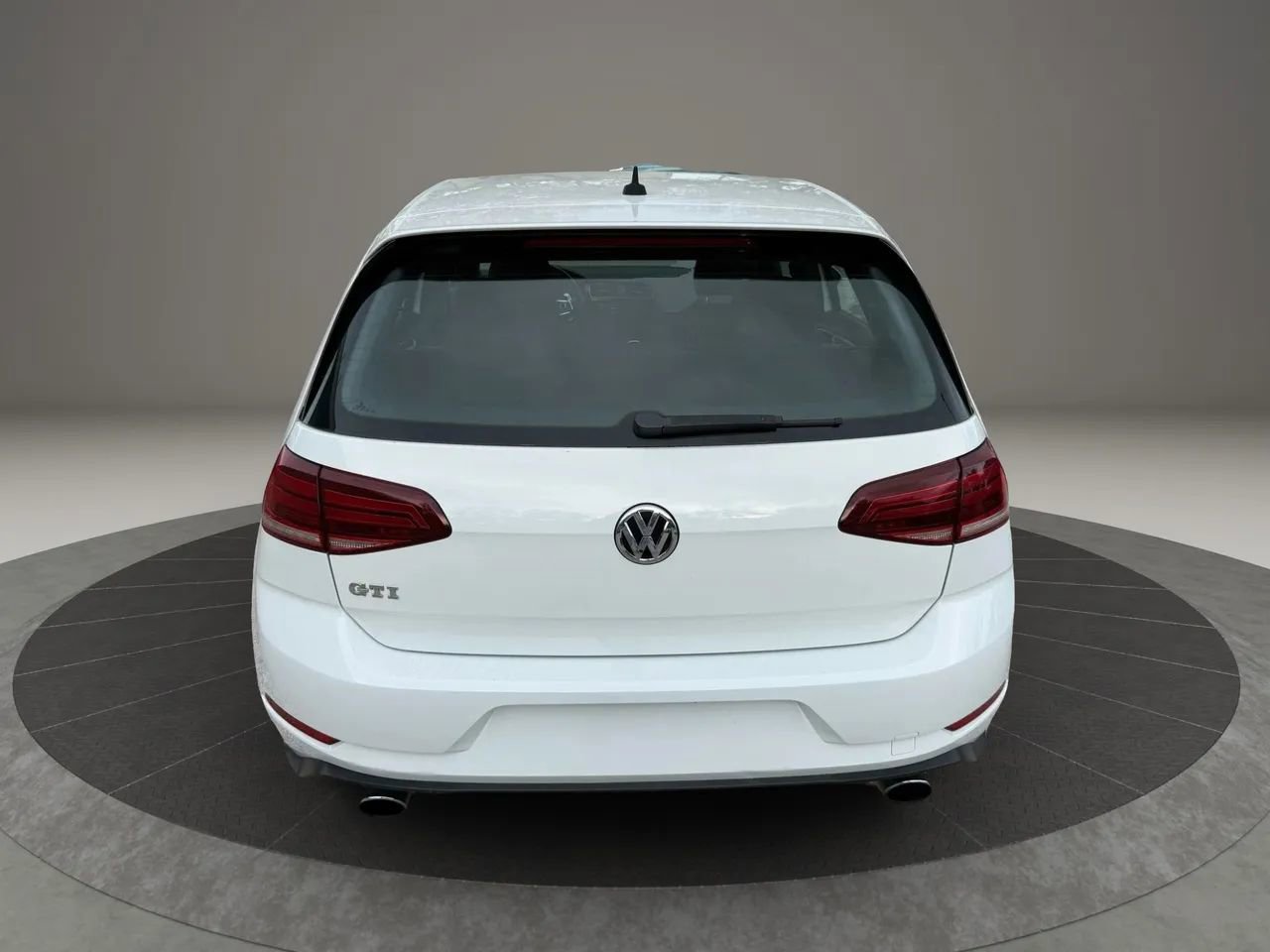 Used 2018 Volkswagen GTI S image 4
