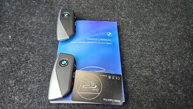 Used 2026 BMW 550e xDrive image 64