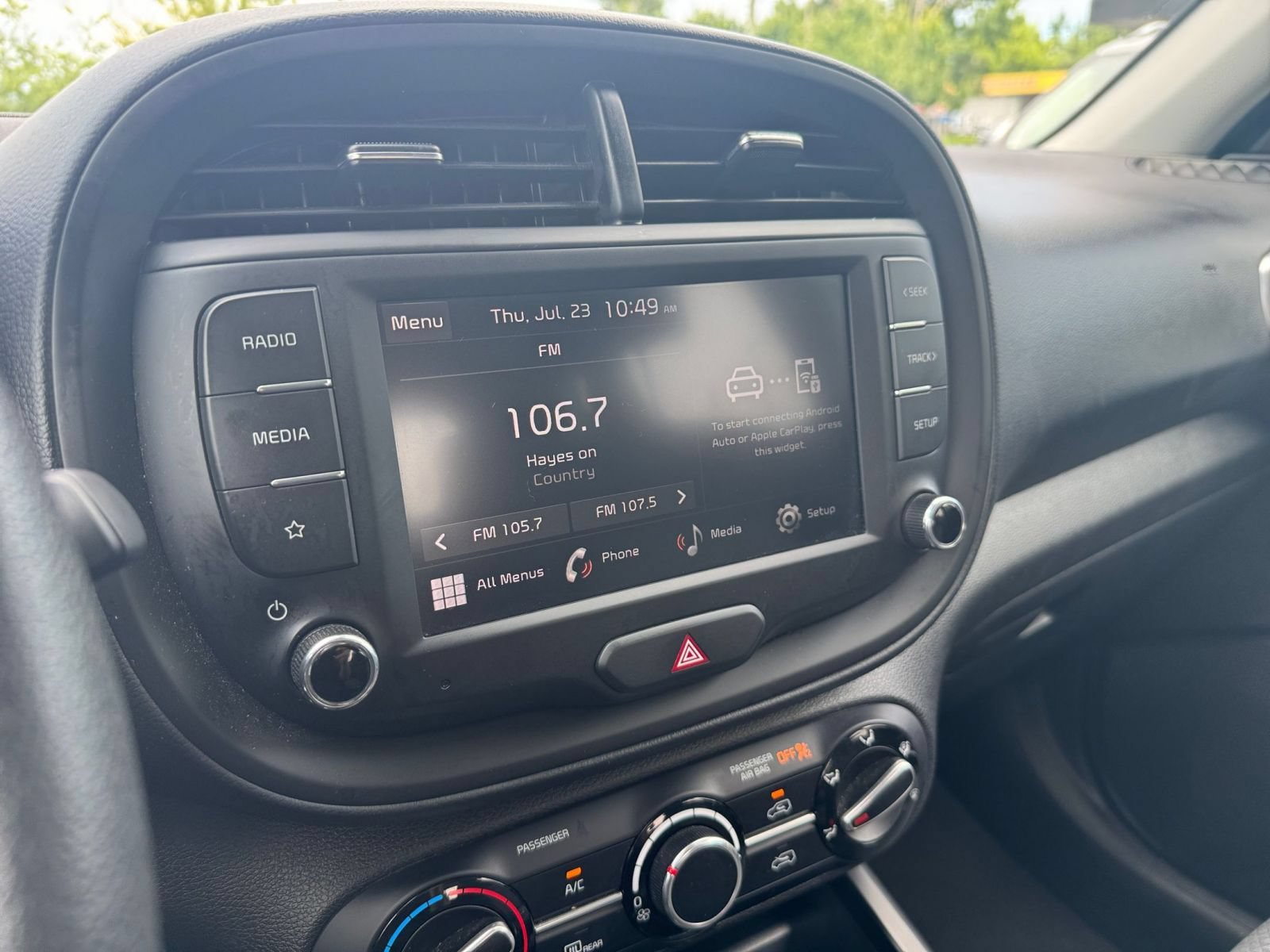 Used 2025 Kia Soul LX w/ LX Technology Package FWD image 20
