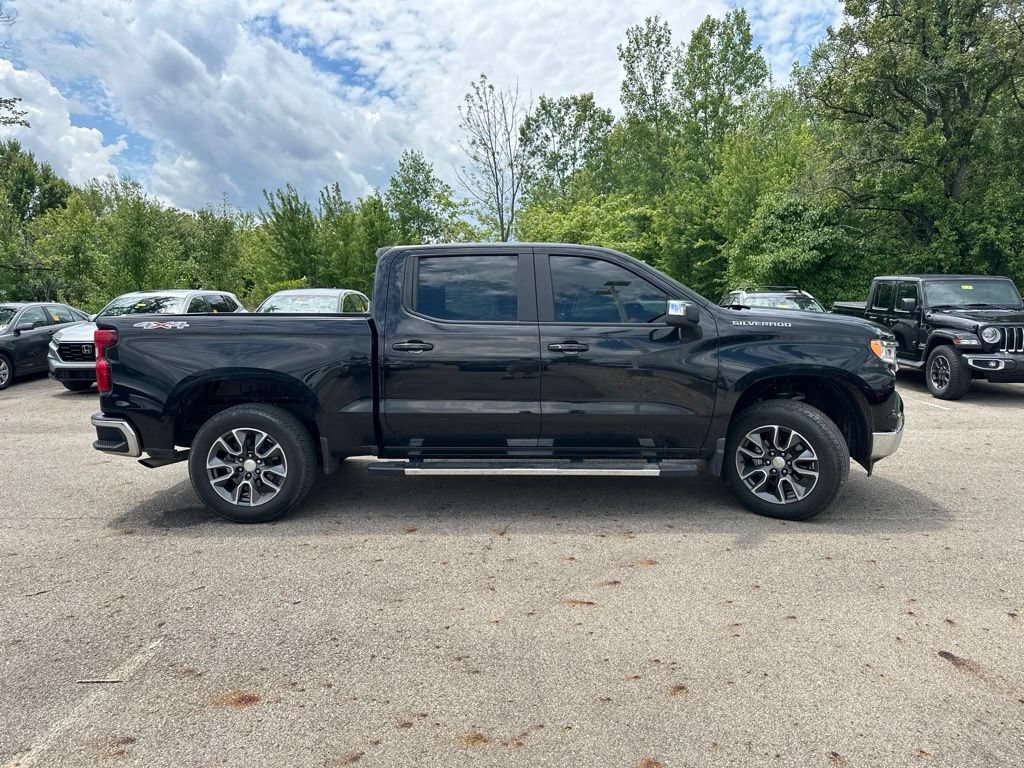 Used 2023 Chevrolet Silverado 1500 LT AWD/4WD image 13