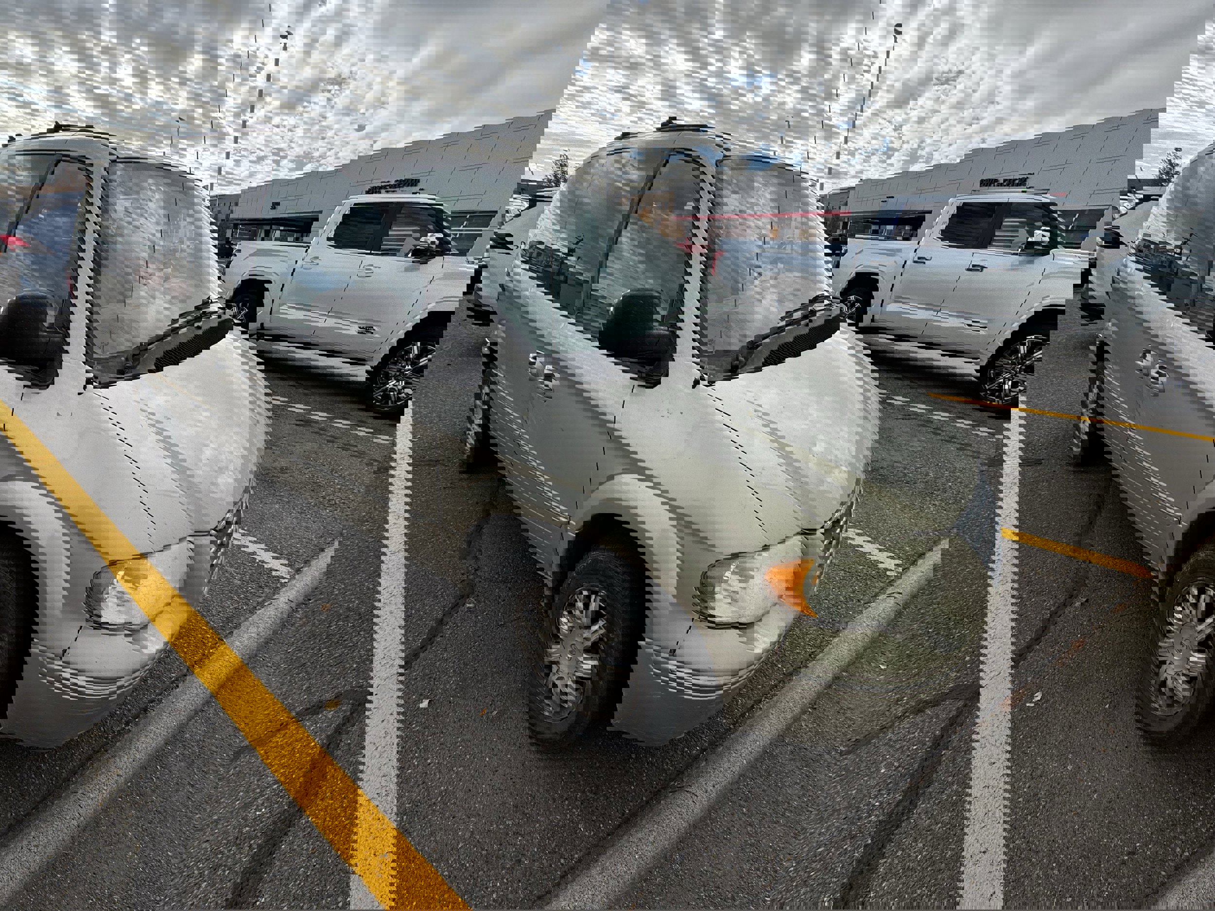 Used 2006 Chrysler Town & Country Touring w/ Leather Interior Group