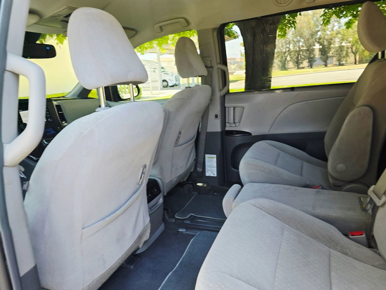 Used 2019 Toyota Sienna LE image 40