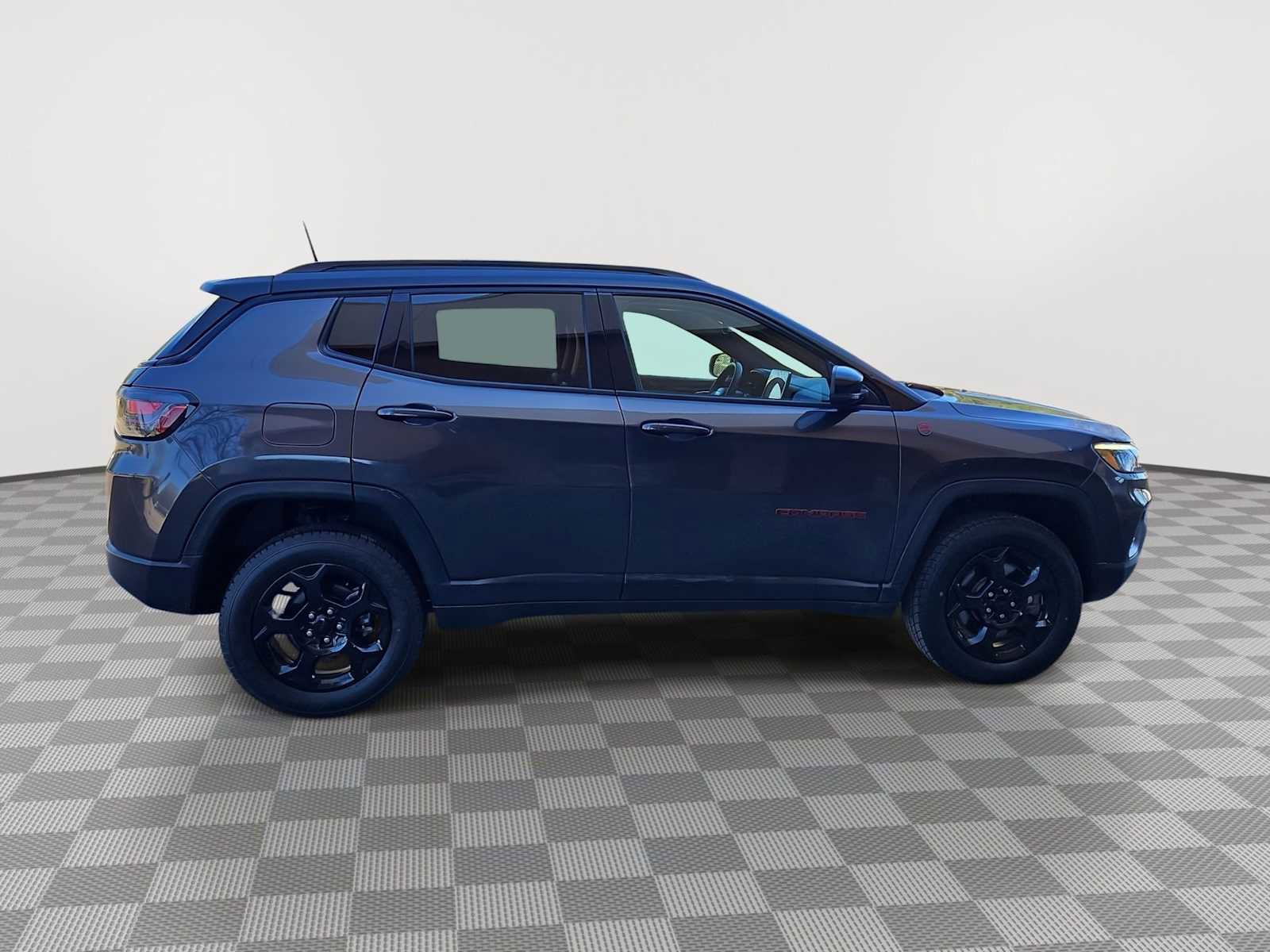 Used 2023 Jeep Compass Trailhawk w/ Trailhawk Elite Group image 9