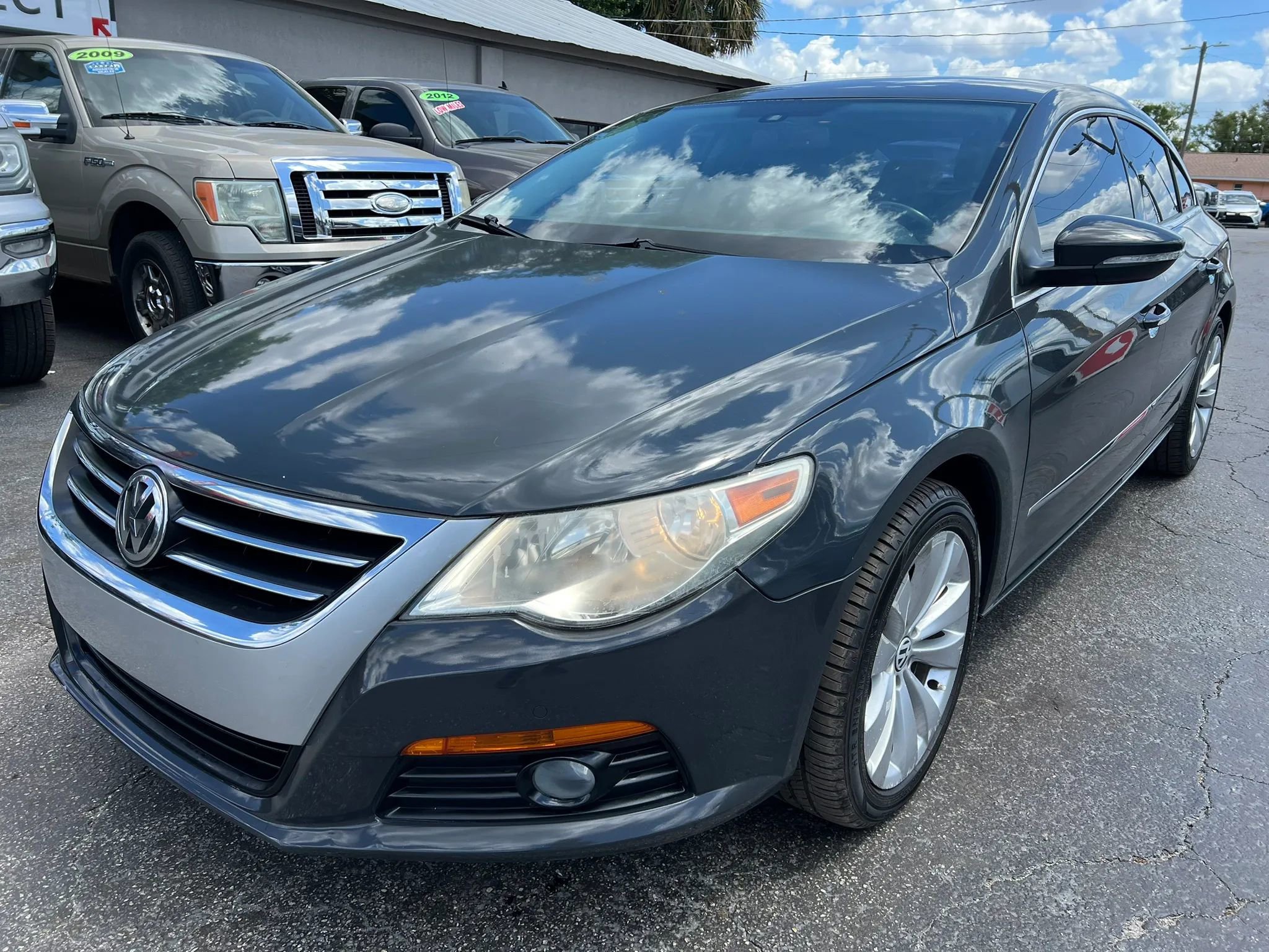 Used 2012 Volkswagen CC R-Line FWD image 2