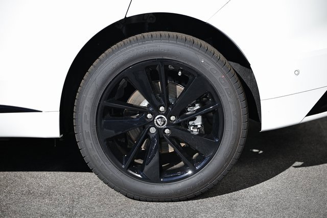 New 2026 Jaguar F-PACE R-Dynamic S image 5