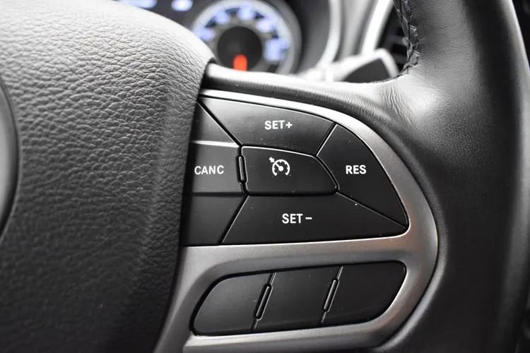 Used 2020 Jeep Cherokee Limited AWD/4WD image 24