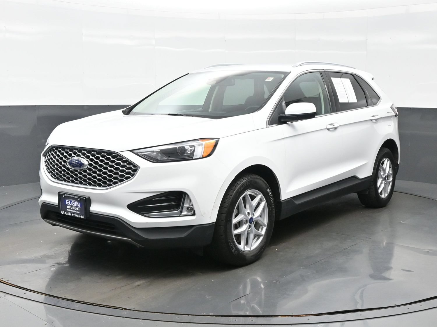 Used 2024 Ford Edge SEL w/ Convenience Package AWD/4WD image 2