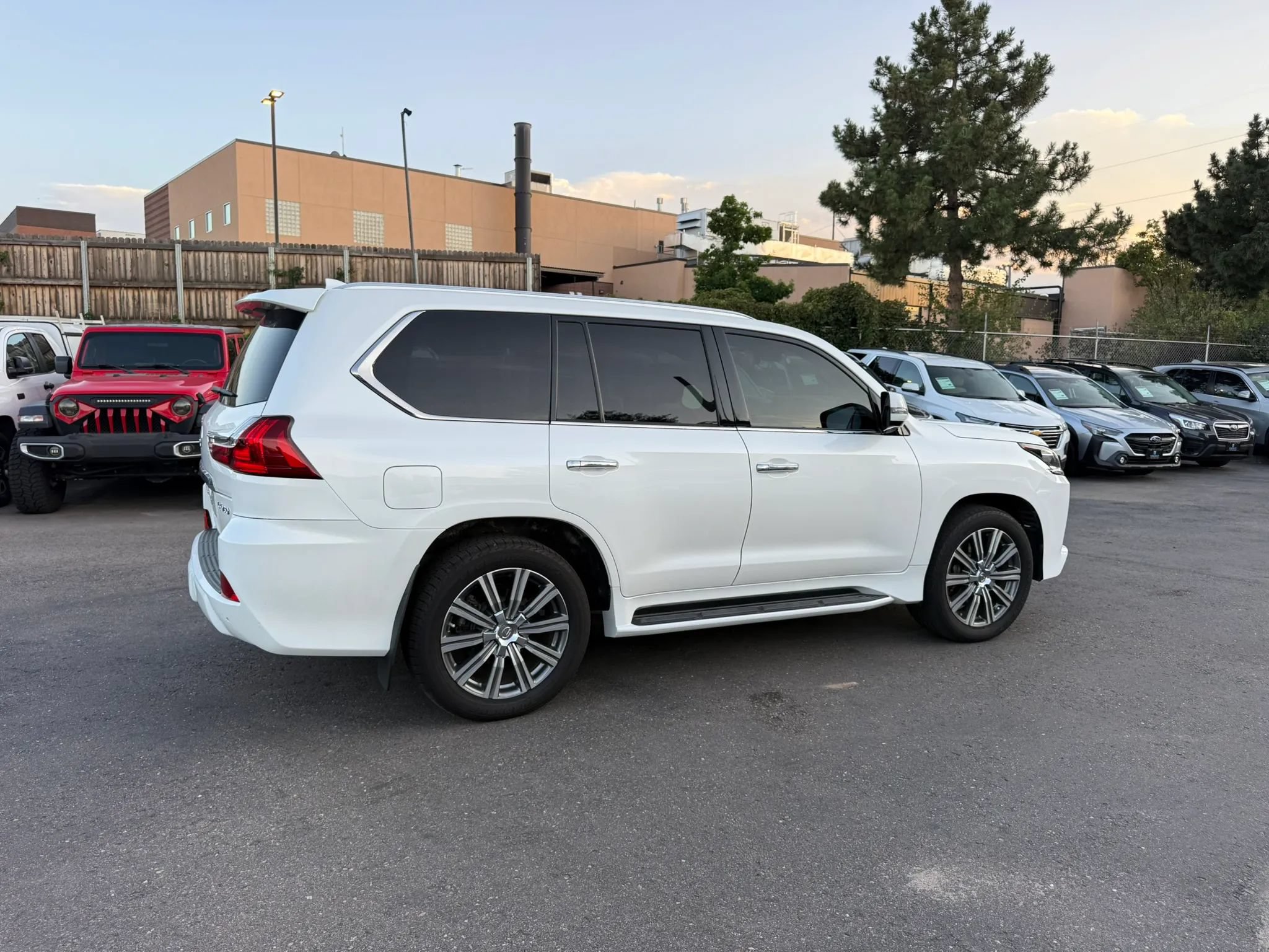 Used 2017 Lexus LX 570 4WD image 9