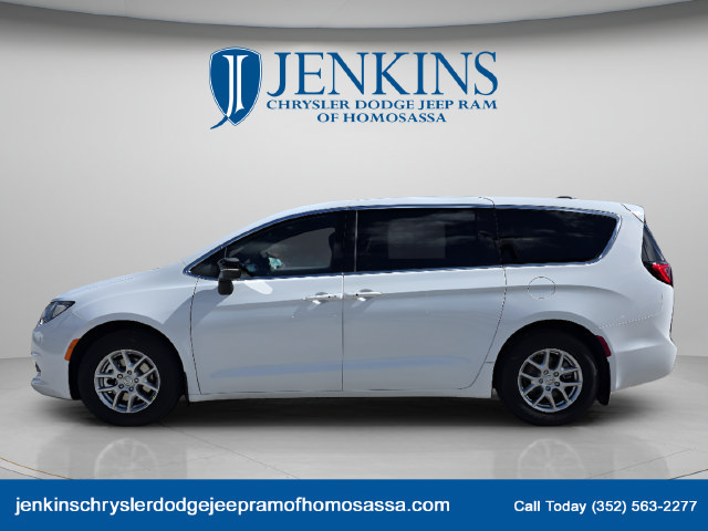 New 2026 Chrysler Voyager LX FWD image 9