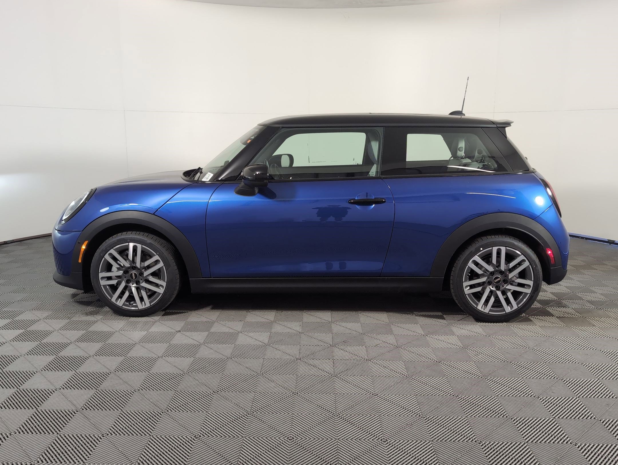 New 2026 MINI Cooper S video 2