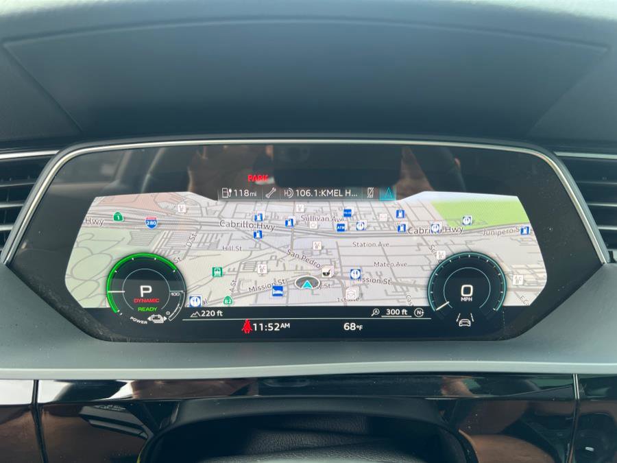 Used 2023 Audi e-tron Premium Plus w/ Premium Plus Package image 14
