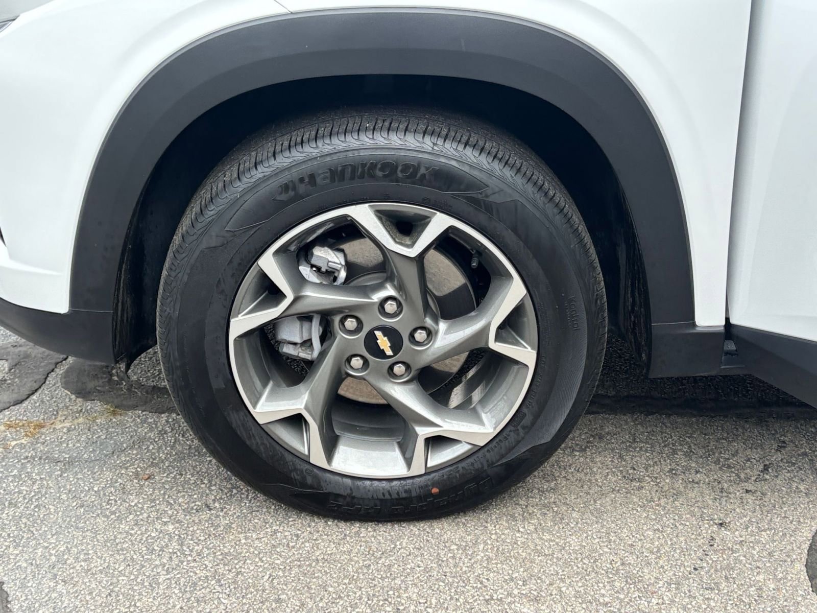 Used 2025 Chevrolet Trax LT FWD image 31