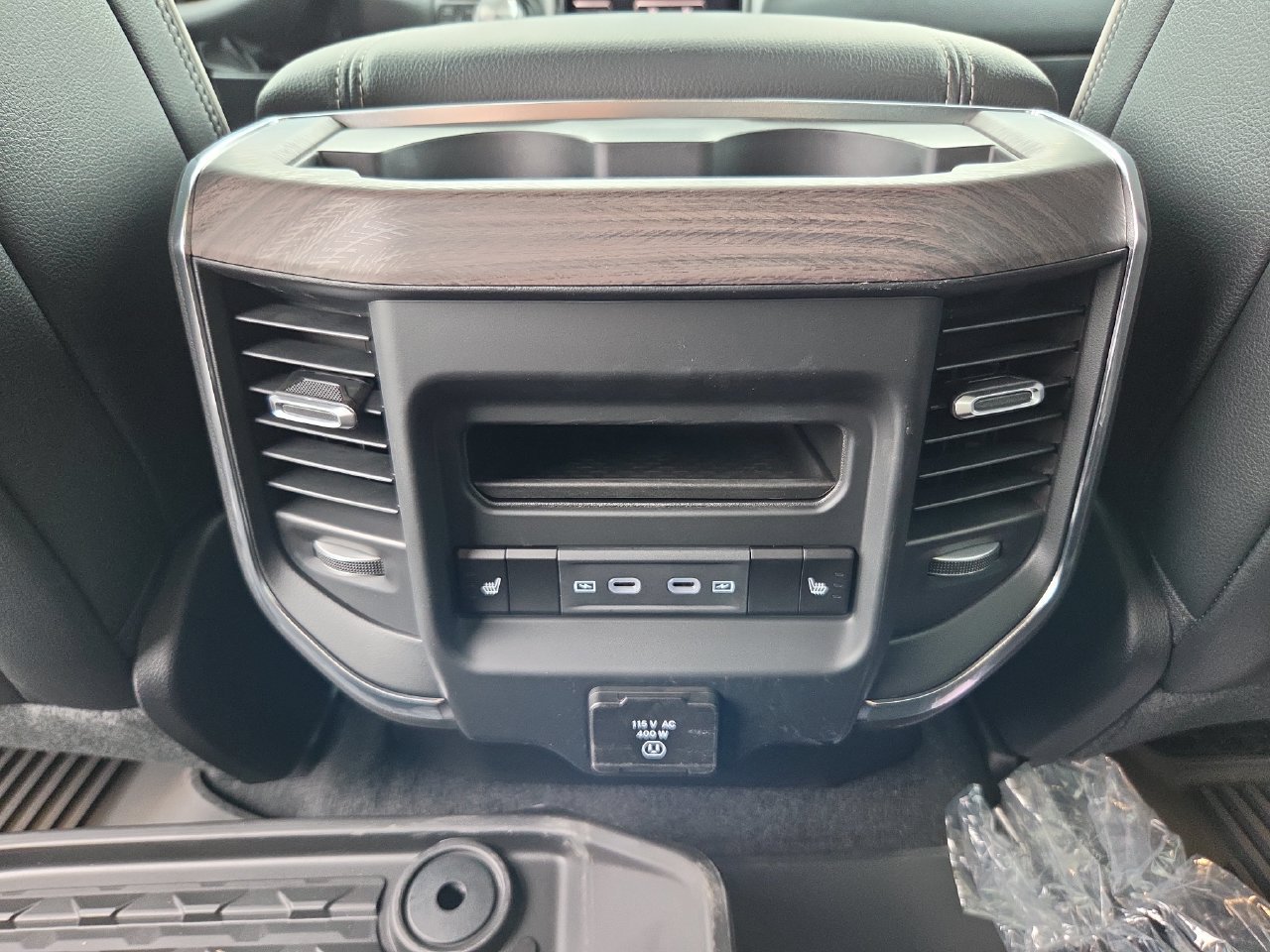 New 2026 RAM 1500 Laramie AWD/4WD image 15
