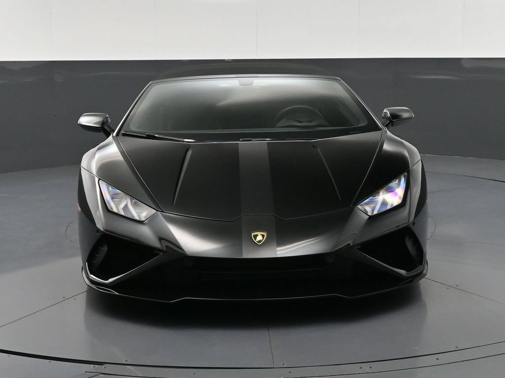 Used 2022 Lamborghini Huracan EVO RWD image 11