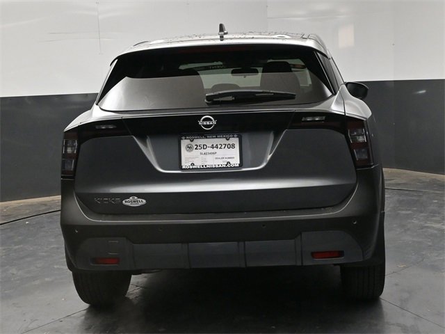 Used 2025 Nissan Kicks SV w/ Charging Package image 7