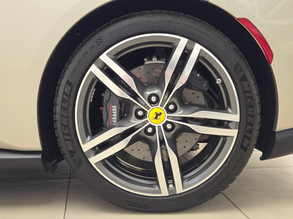 Used 2023 Ferrari Portofino M RWD image 17