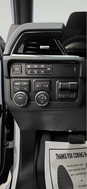 New 2026 Chevrolet Tahoe Premier w/ Sun And Tow Package AWD/4WD image 17
