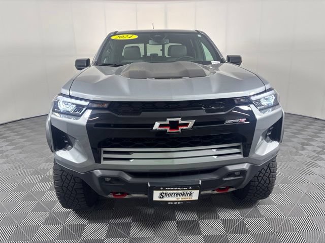 Used 2024 Chevrolet Colorado ZR2 w/ ZR2 Convenience Package III AWD/4WD image 35