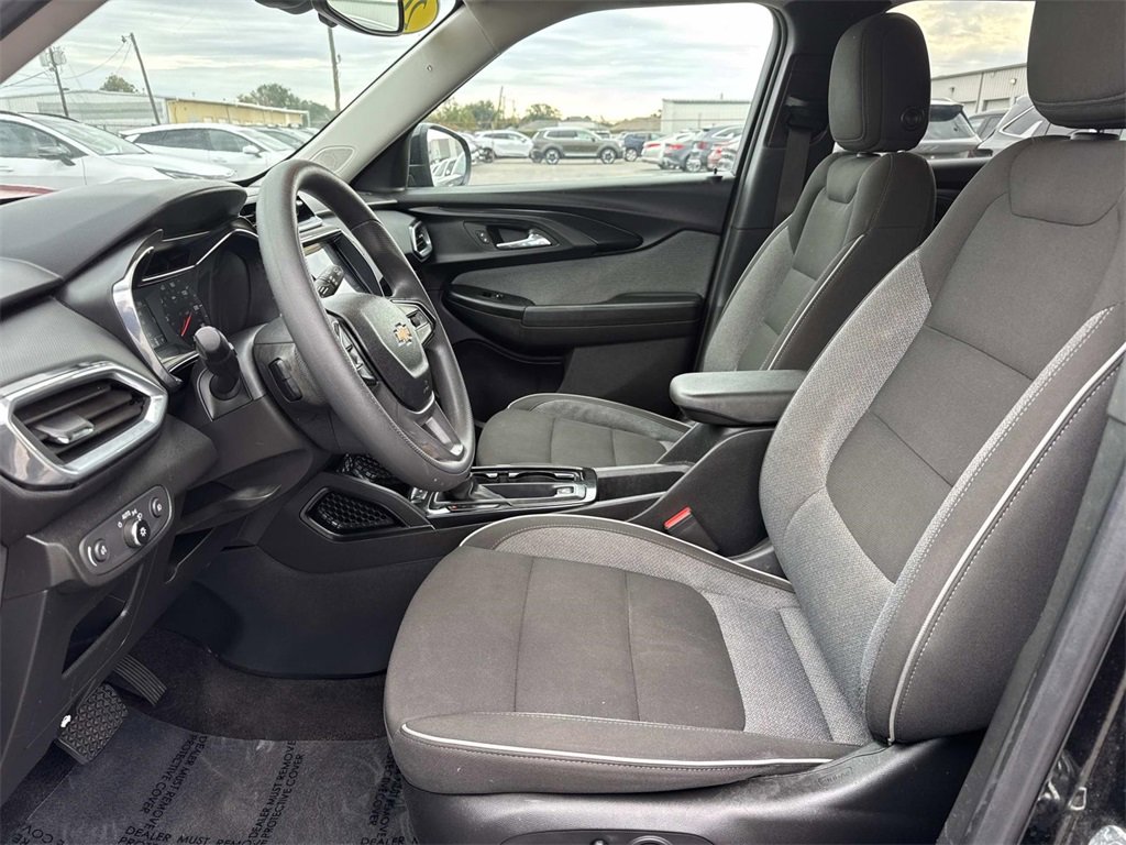 Used 2023 Chevrolet TrailBlazer LT w/ Convenience Package image 33