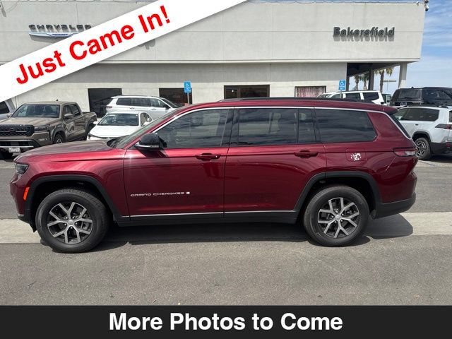 Used 2025 Jeep Grand Cherokee L Limited w/ Trailer Tow Package AWD/4WD image 2