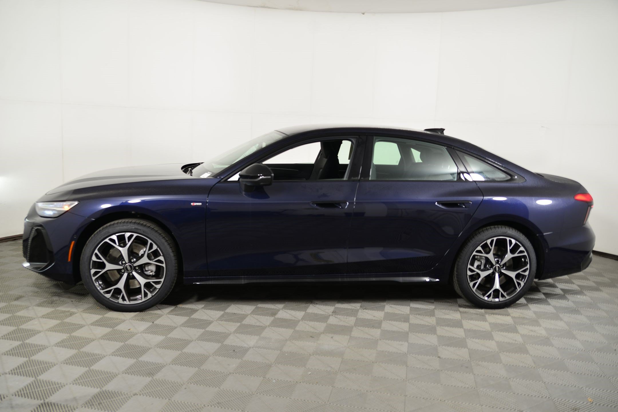 New 2026 Audi A6 Premium Plus AWD/4WD image 2