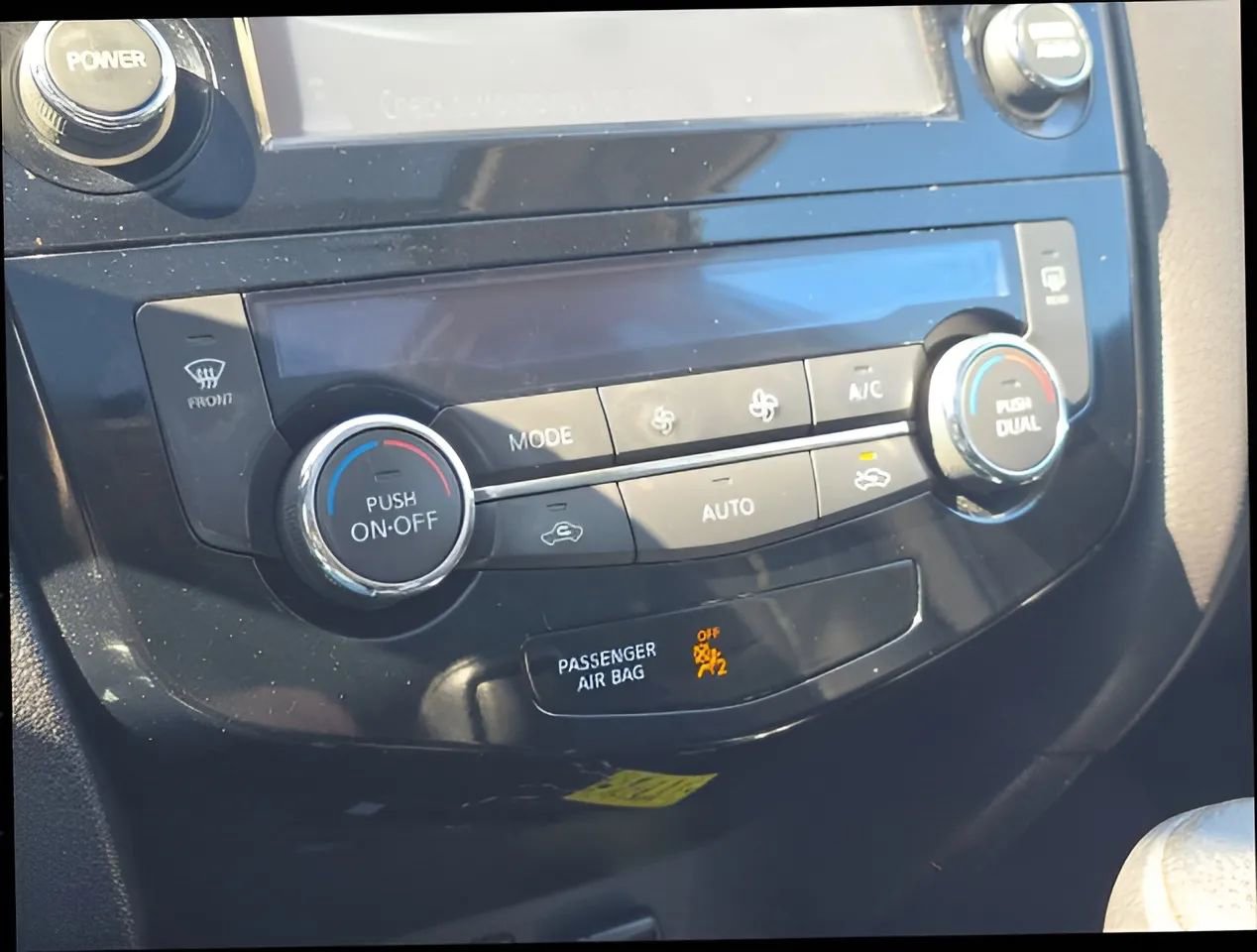 Used 2016 Nissan Rogue SL image 25