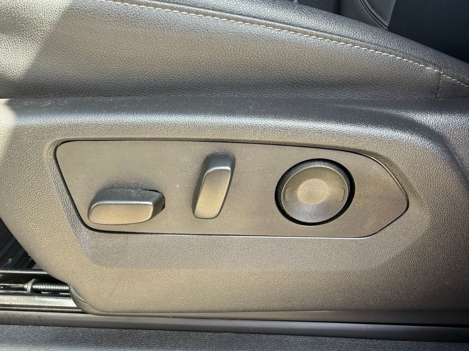 Certified 2025 Chevrolet Silverado 1500 RST w/ Convenience Package II image 37