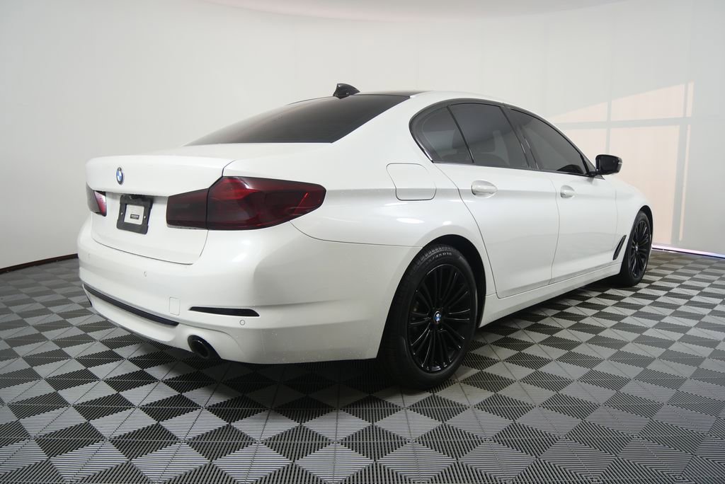 Used 2019 BMW 530i w/ Convenience Package RWD image 3