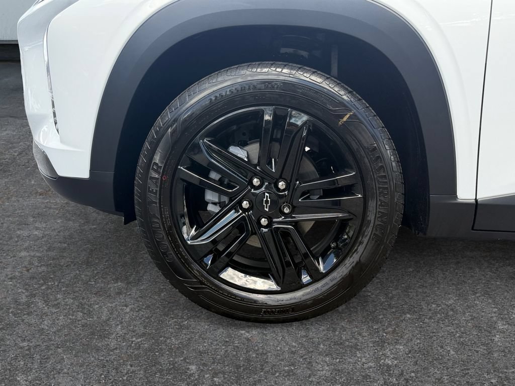 New 2026 Chevrolet Trax ACTIV w/ Sunroof Package FWD image 9