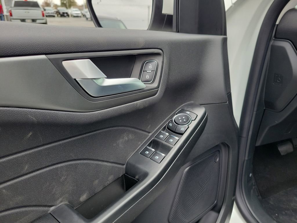 New 2026 Ford Escape SE image 19