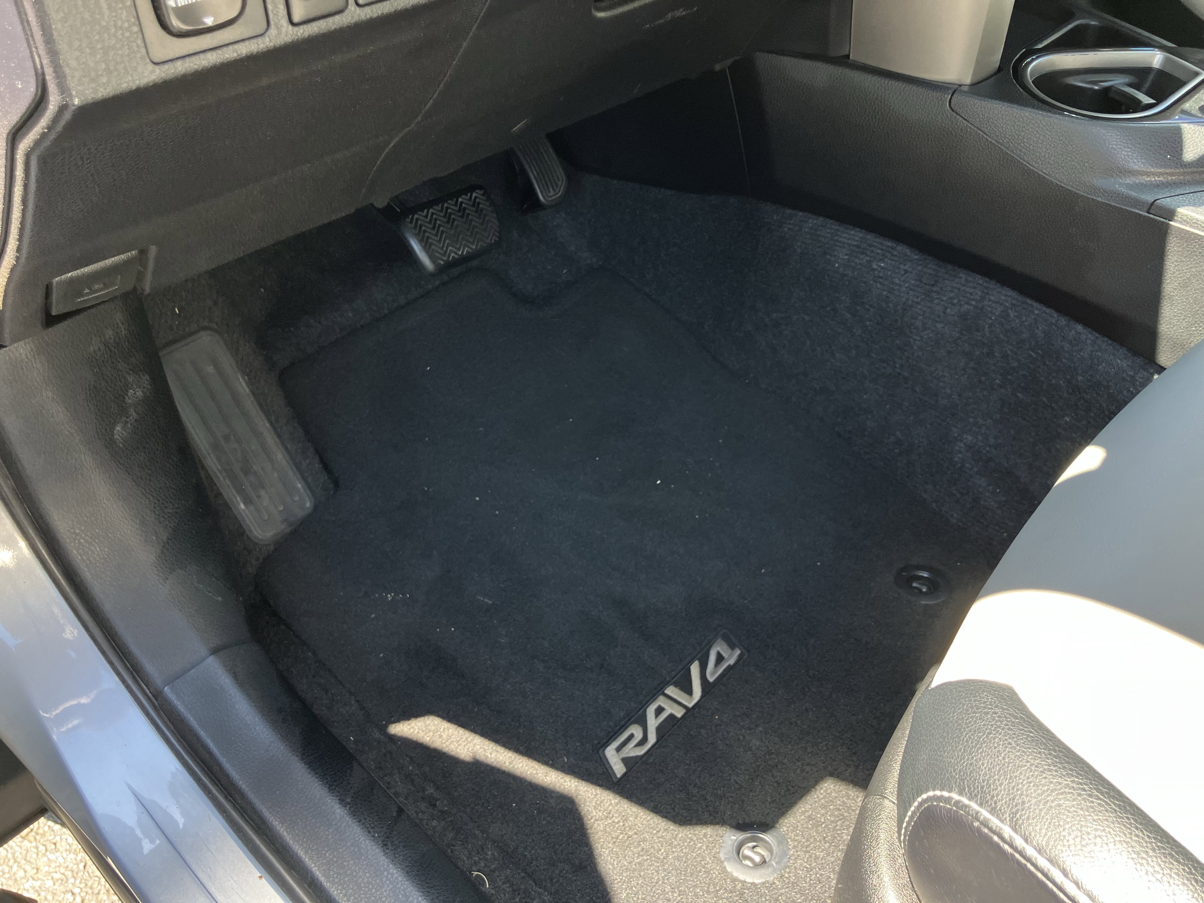 Used 2016 Toyota RAV4 Limited FWD image 18