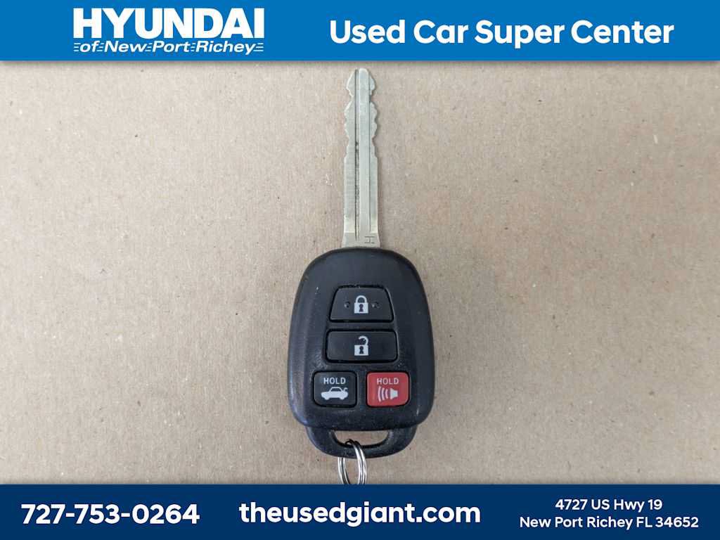 Used 2015 Toyota Corolla LE FWD image 28