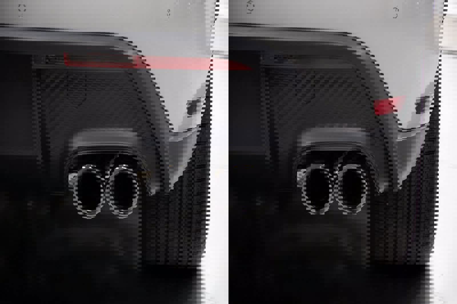 Certified 2025 Porsche Macan S image 37